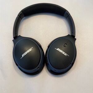 Bose noise cancelling Black Wireless Headphones